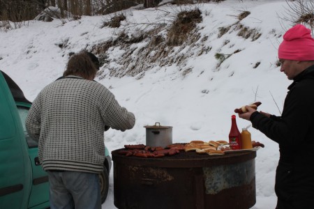 ite korv efter fisket värmer.Pimpeltävling 2013 